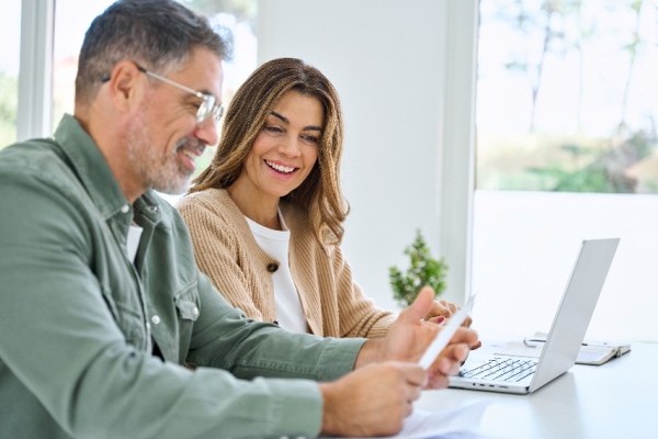 5 Year-End Money Moves to Maximize Benefits